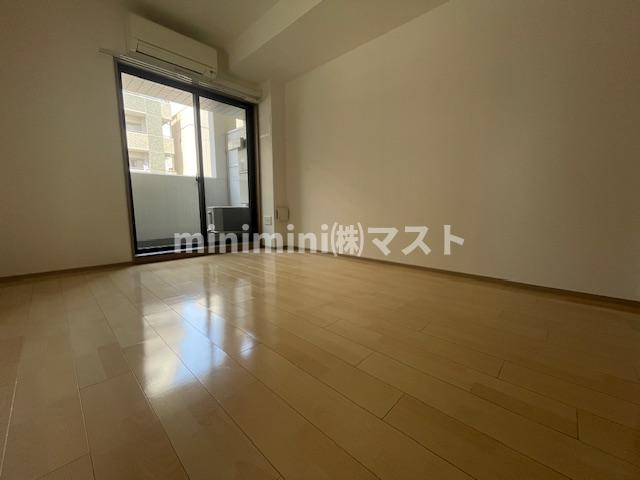 大阪市西区南堀江４丁目の賃貸マンションの居間・リビング