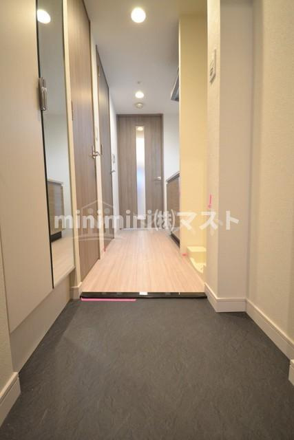 大阪市西区立売堀５丁目の賃貸マンションの玄関