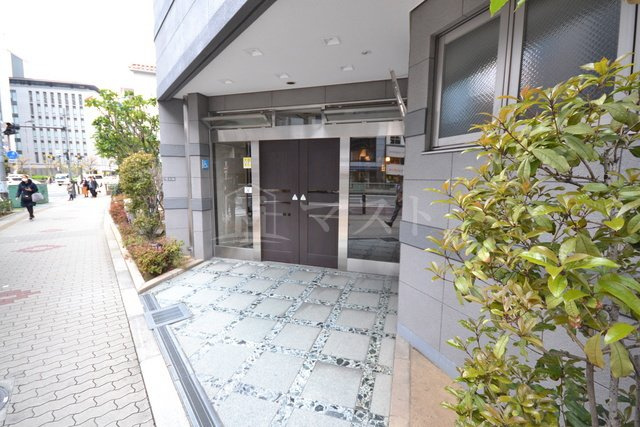 大阪市西区土佐堀１丁目の賃貸マンションのエントランス