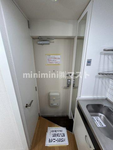 大阪市西区靱本町２丁目の賃貸マンションの玄関