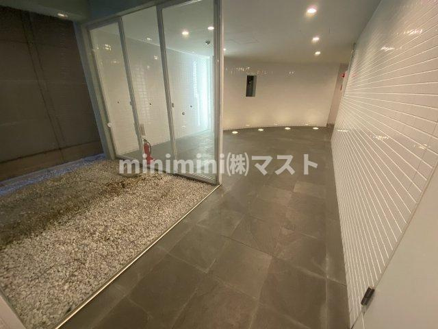 大阪市西区靱本町２丁目の賃貸マンションのロビー