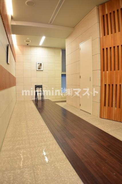 大阪市西区新町１丁目の賃貸マンションのロビー