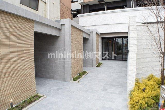 大阪市西区本田２丁目の賃貸マンションのエントランス