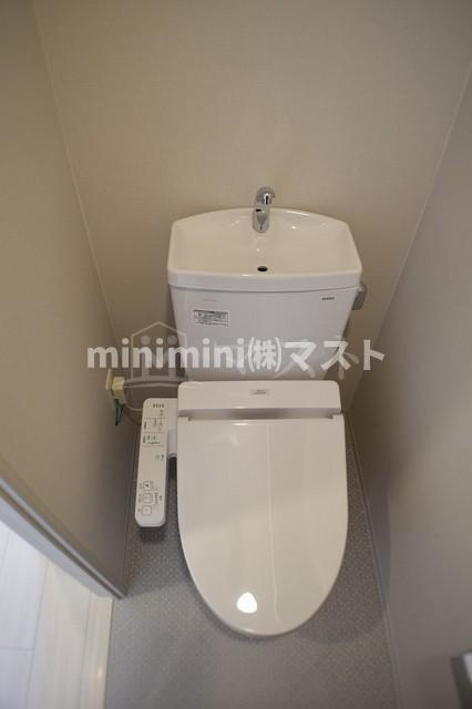 大阪市西区本田２丁目の賃貸マンションのトイレ
