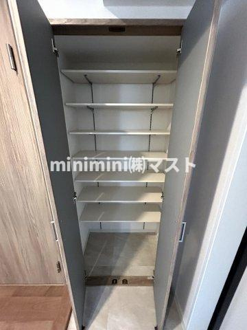 大阪市西区川口４丁目の賃貸マンションの収納