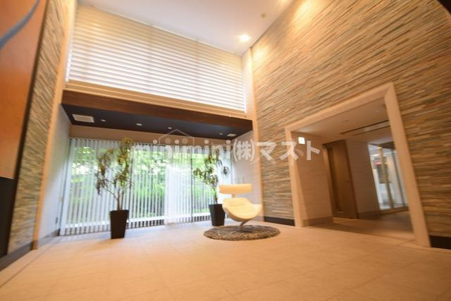 大阪市西区靱本町３丁目の賃貸マンションのロビー