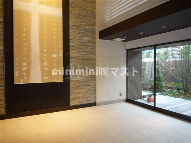 大阪市西区靱本町３丁目の賃貸マンションのロビー
