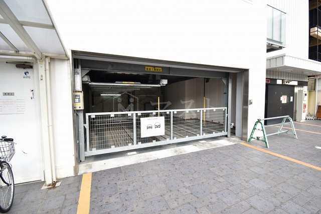 大阪市西区川口１丁目の賃貸マンションの駐車場
