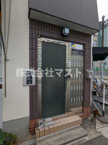 大阪市西区北堀江４丁目の賃貸マンションのエントランス