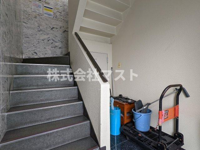 大阪市西区北堀江４丁目の賃貸マンションのロビー