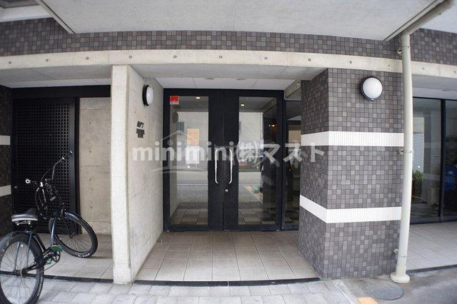 大阪市西区南堀江３丁目の賃貸マンションのエントランス