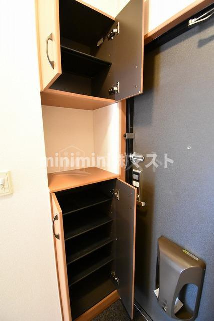 大阪市西区九条南３丁目の賃貸マンションの収納