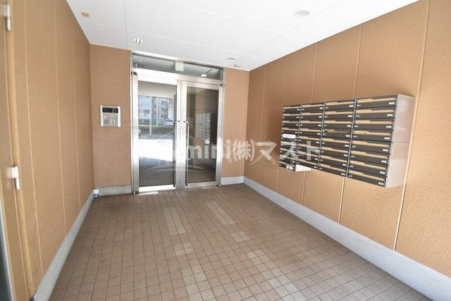 大阪市西区九条南３丁目の賃貸マンションのエントランス