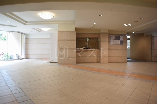 大阪市西区立売堀６丁目の賃貸マンションのロビー