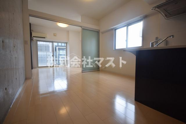 大阪市西区京町堀１丁目の賃貸マンションの居間・リビング