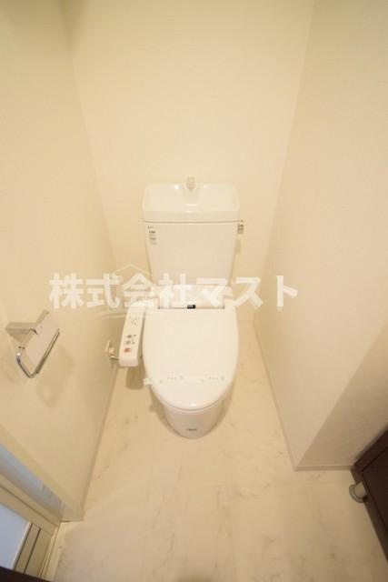 大阪市西区京町堀１丁目の賃貸マンションのトイレ