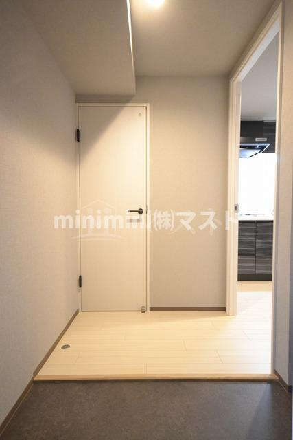 大阪市西区新町１丁目の賃貸マンションの玄関