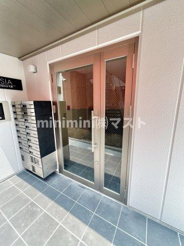 大阪市西区九条３丁目の賃貸マンションのエントランス