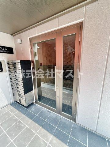 大阪市西区九条３丁目の賃貸マンションのエントランス