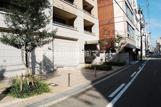 大阪市西区立売堀３丁目の賃貸マンションのエントランス
