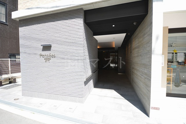 大阪市西区新町３丁目の賃貸マンションのエントランス