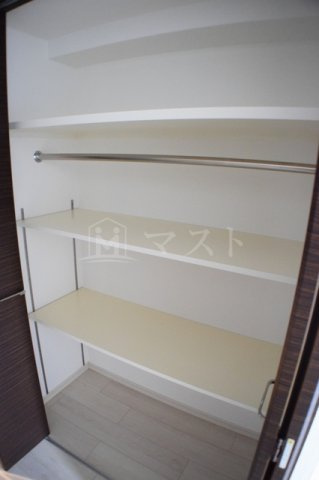 大阪市西区土佐堀１丁目の賃貸マンションの収納