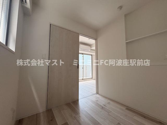 大阪市西区九条南２丁目の賃貸マンションの洋室