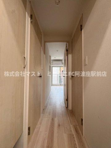 大阪市西区九条南２丁目の賃貸マンションの玄関