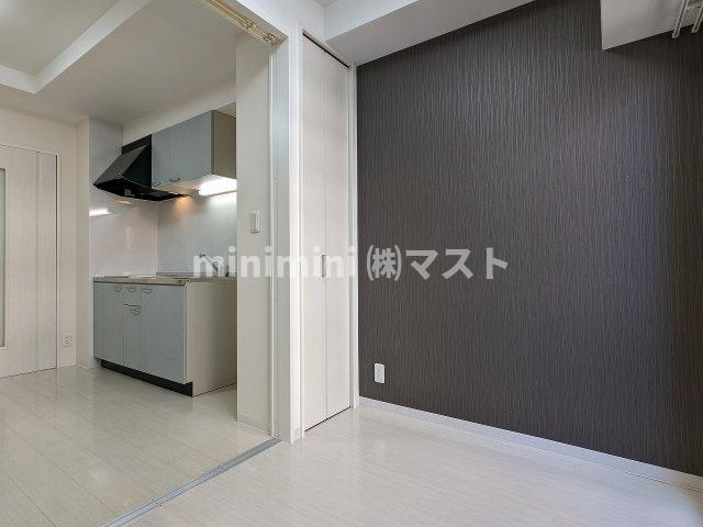 大阪市西区南堀江４丁目の賃貸マンションの居間・リビング