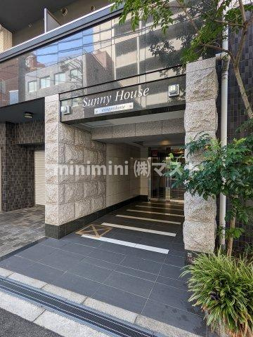 大阪市西区南堀江４丁目の賃貸マンションのエントランス
