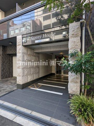 大阪市西区南堀江４丁目の賃貸マンションのエントランス