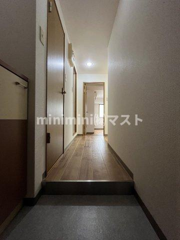 大阪市西区新町３丁目の賃貸マンションの玄関