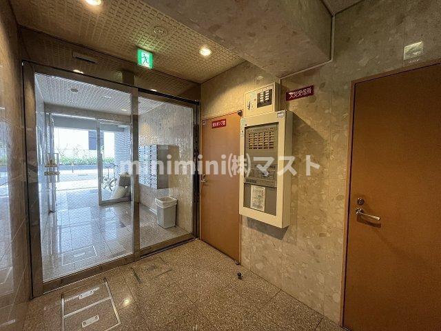 大阪市西区新町３丁目の賃貸マンションのロビー