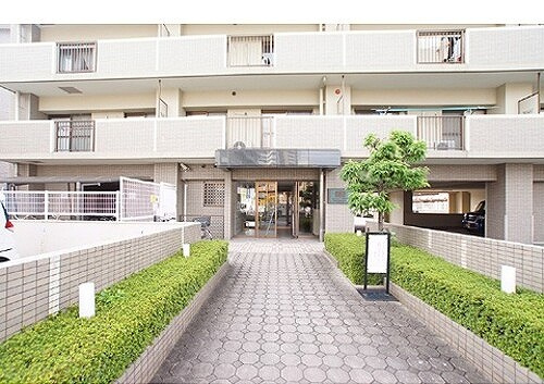 ライオンズマンション小頭町公園のエントランス|清潔感のあるエントランスです♪