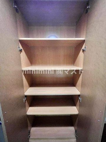 大阪市西区靱本町２丁目の賃貸マンションの収納