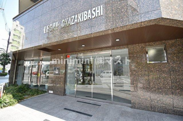 大阪市西区靱本町２丁目の賃貸マンションのエントランス