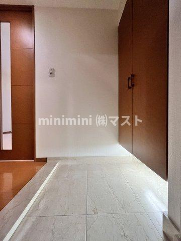 大阪市西区靱本町２丁目の賃貸マンションの玄関
