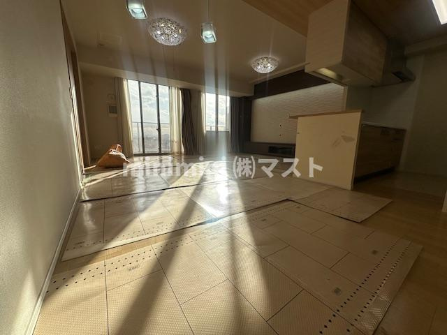 大阪市西区江之子島２丁目の賃貸マンションの居間・リビング