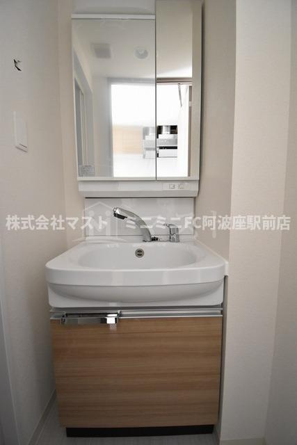 大阪市西区九条２丁目の賃貸マンションの洗面所