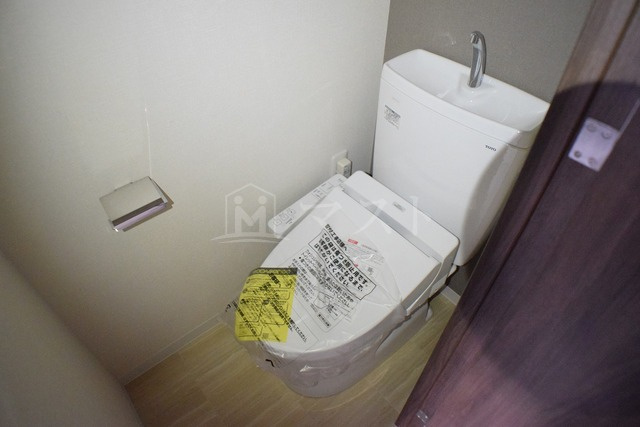 大阪市西区新町３丁目の賃貸マンションのトイレ