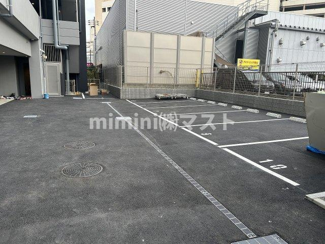 大阪市西区九条南１丁目の賃貸マンションの駐車場