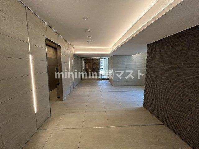 大阪市西区西本町１丁目の賃貸マンションのロビー