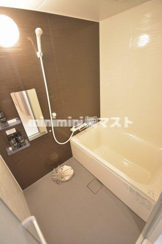 大阪市西区西本町１丁目の賃貸マンションの浴室