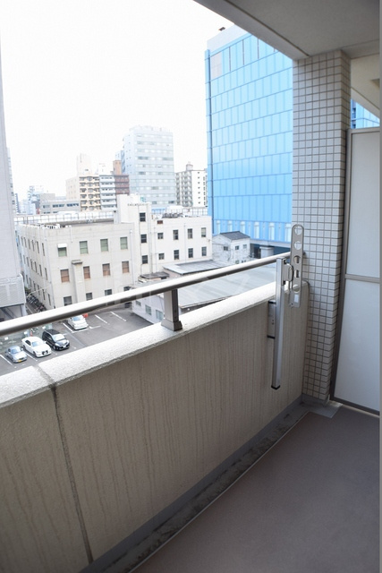 大阪市西区西本町２丁目の賃貸マンションのバルコニー