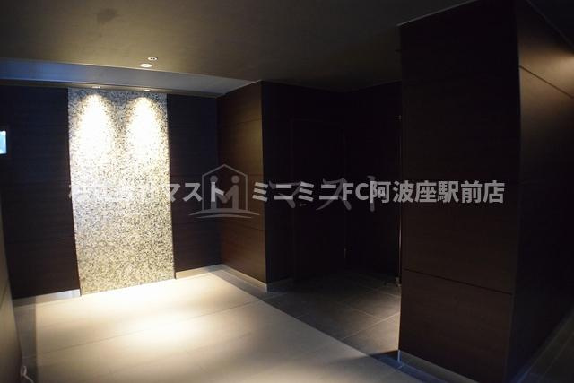 大阪市西区西本町２丁目の賃貸マンションのロビー