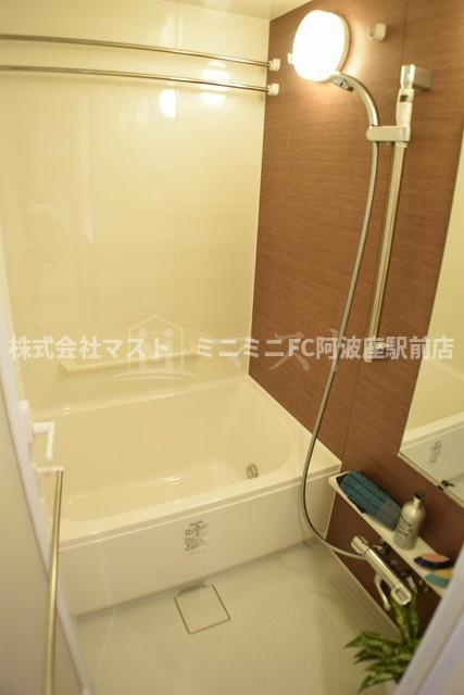 大阪市西区西本町２丁目の賃貸マンションの浴室