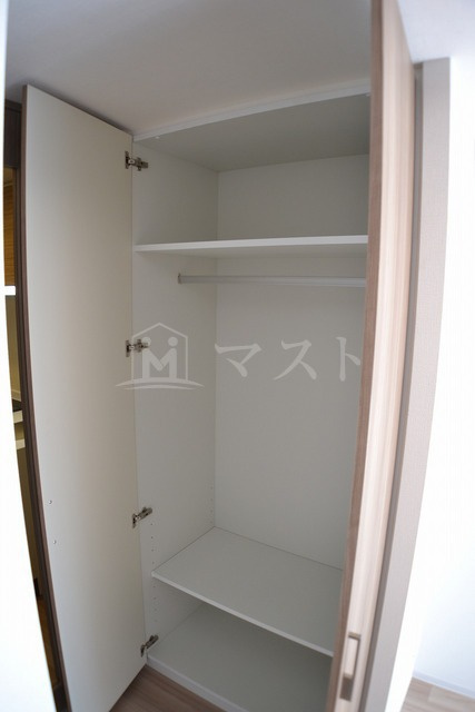 大阪市西区靱本町２丁目の賃貸マンションの収納