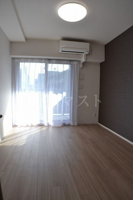 大阪市西区靱本町２丁目の賃貸マンションの居間・リビング