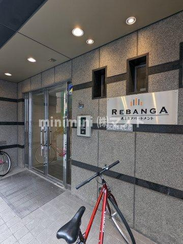 大阪市西区西本町２丁目の賃貸マンションのエントランス
