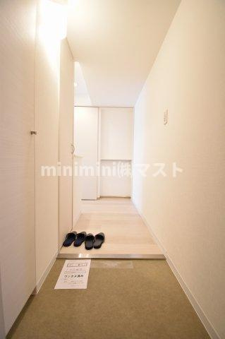 大阪市西区江戸堀１丁目の賃貸マンションの玄関